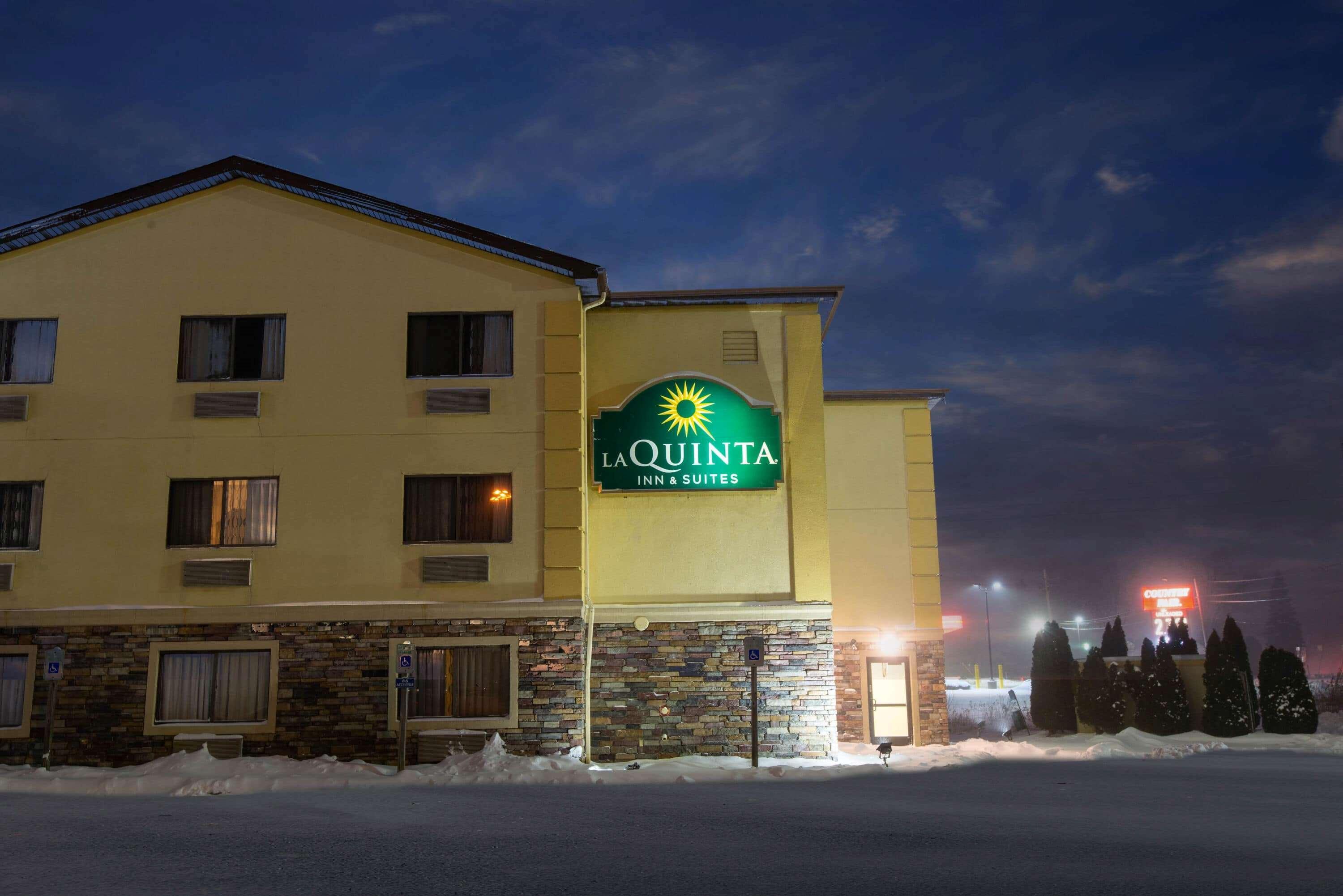 La Quinta By Wyndham Erie Hotel Exterior photo